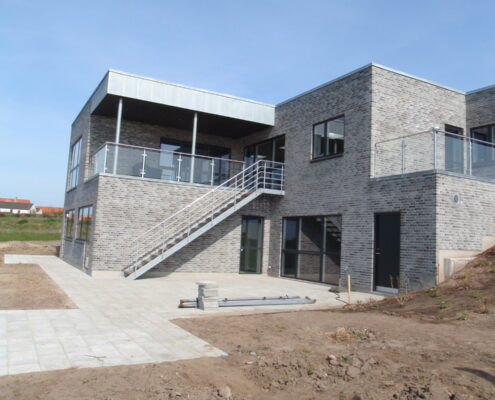 Altan og trappe på nybyggeri