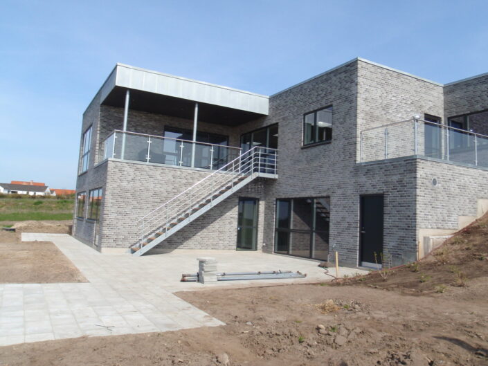 Altan og trappe på nybyggeri